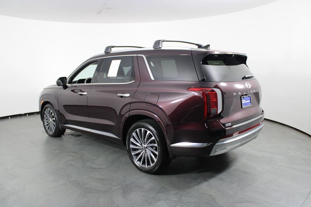 Used 2023 Hyundai Palisade Calligraphy image 3