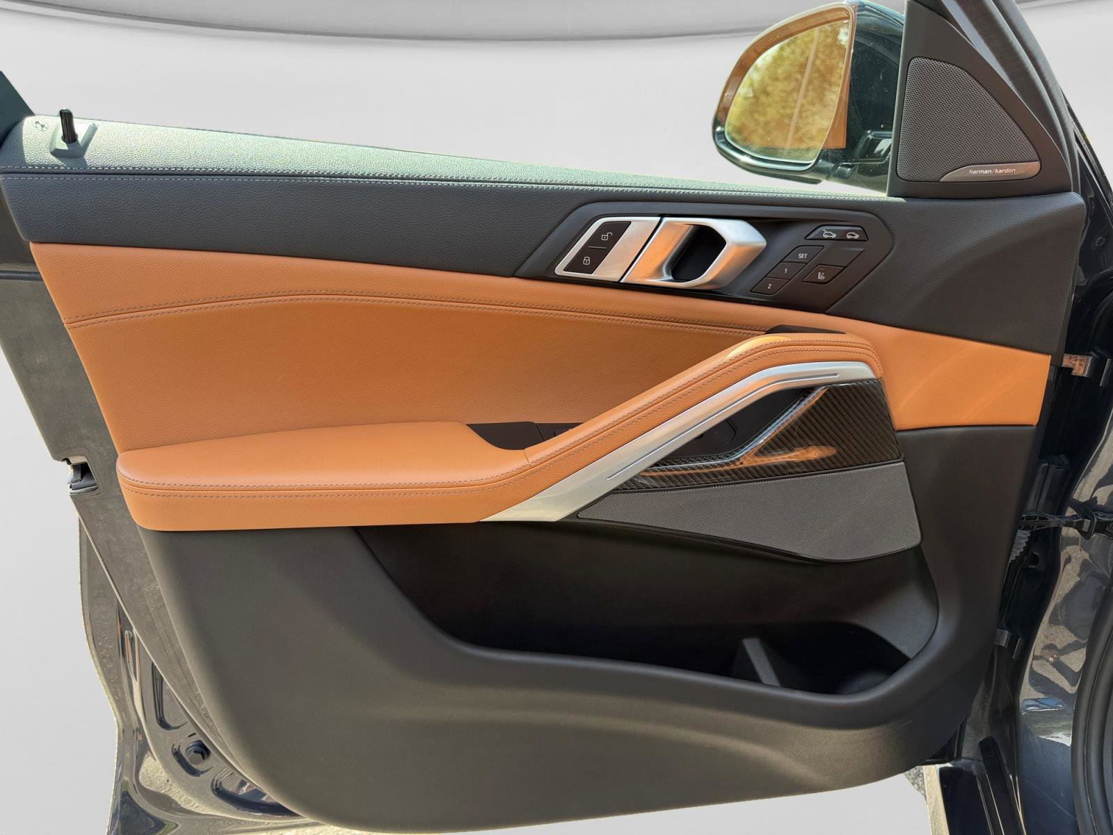 Used 2022 BMW X6 M50i w/ Executive Package AWD/4WD image 12