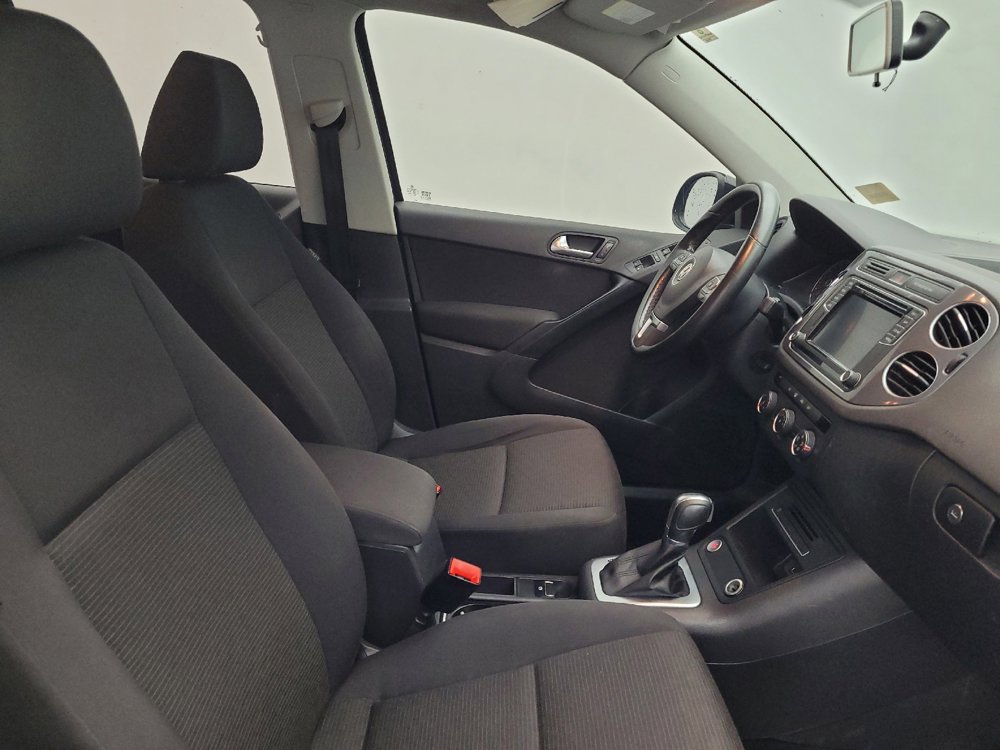 Used 2017 Volkswagen Tiguan S FWD image 21