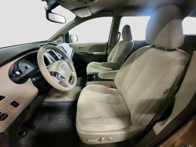 Used 2014 Toyota Sienna LE FWD image 21