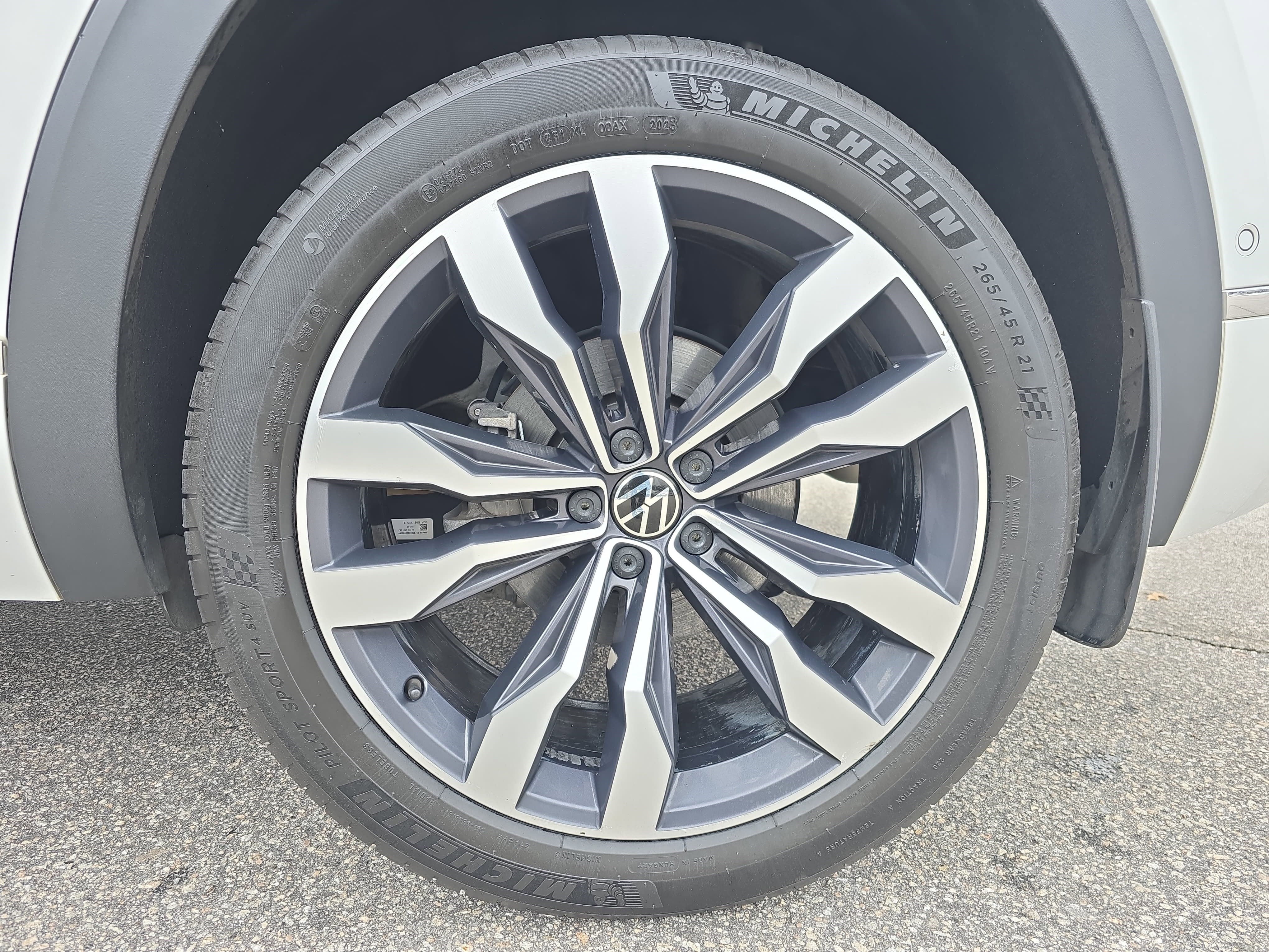 Used 2022 Volkswagen Atlas Cross Sport SEL Premium R-Line image 32