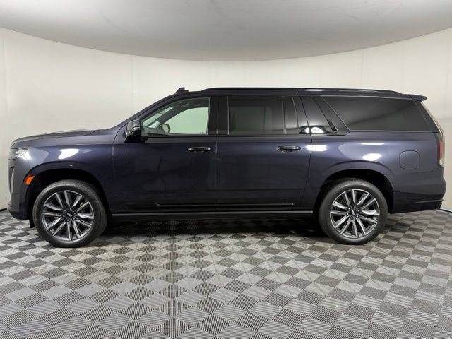 Used 2022 Cadillac Escalade ESV Sport Platinum AWD/4WD image 3