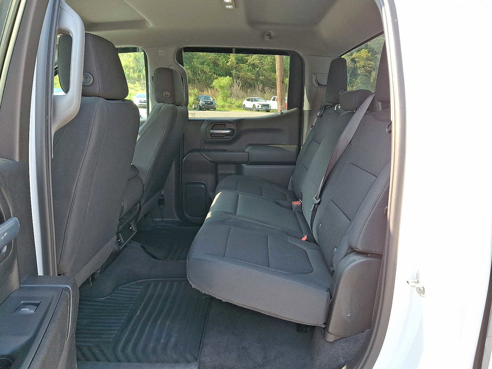 Used 2020 Chevrolet Silverado 1500 Custom w/ Custom Value Package image 11