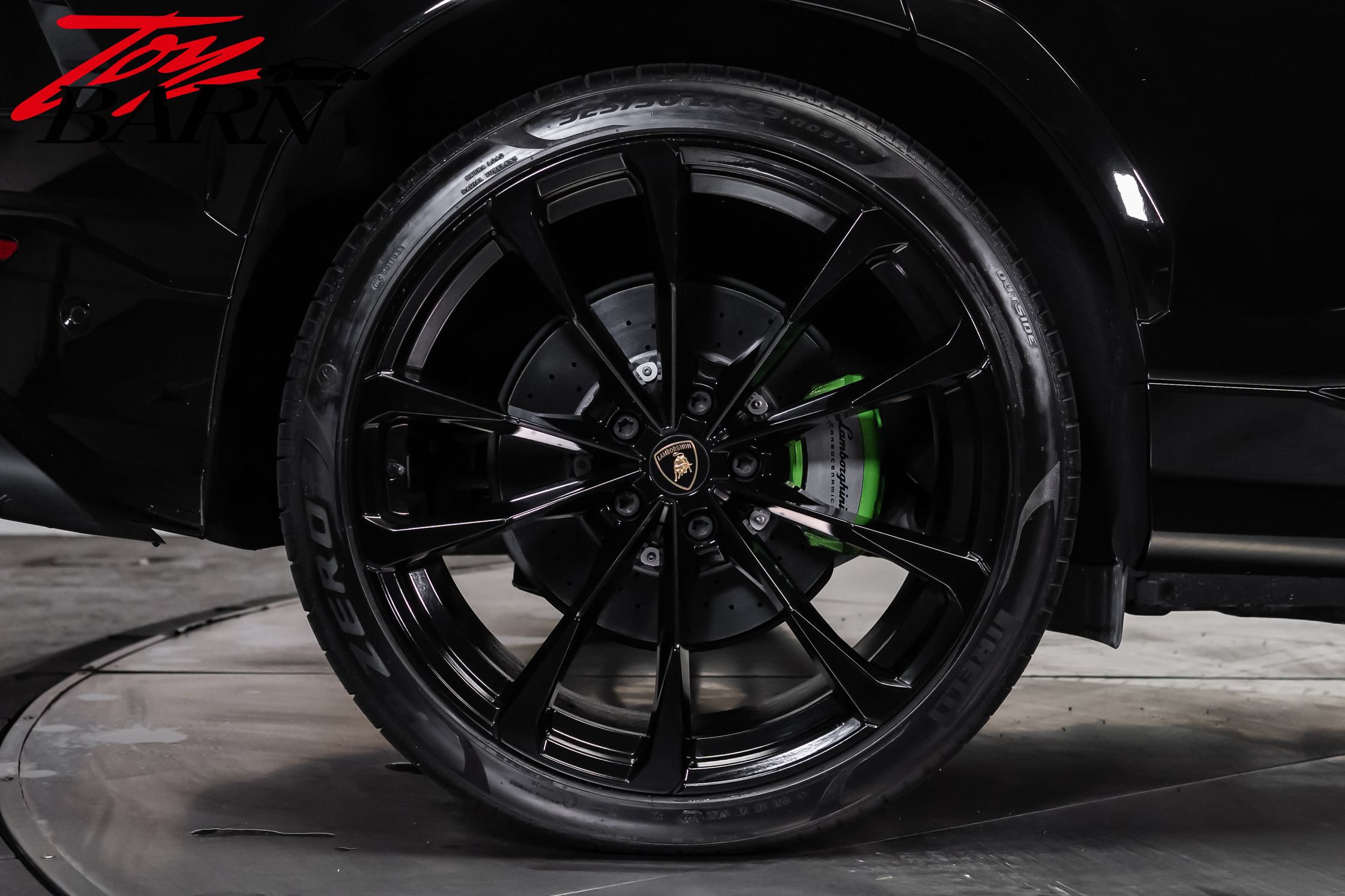 Used 2022 Lamborghini Urus AWD/4WD image 13