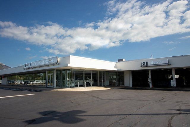 Used 2026 BMW 740i xDrive image 37