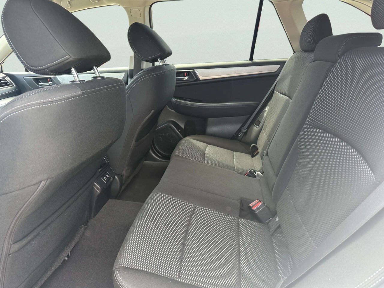 Used 2019 Subaru Outback 2.5i Premium w/ Popular Package #2 AWD/4WD image 11