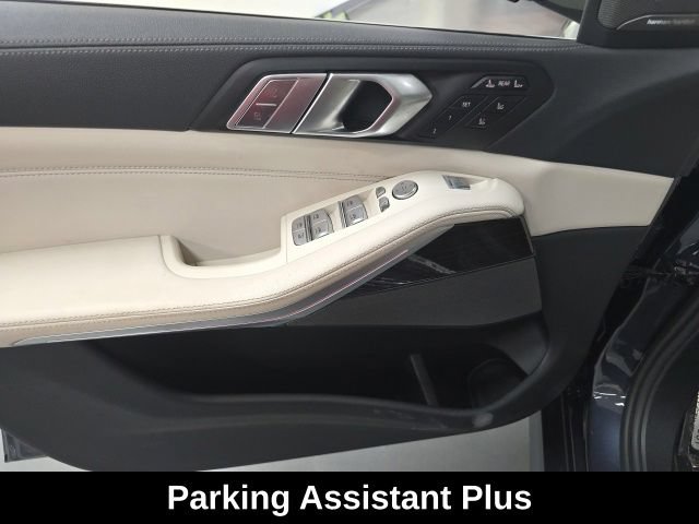 Used 2021 BMW X7 xDrive40i w/ M Sport Package AWD/4WD image 19
