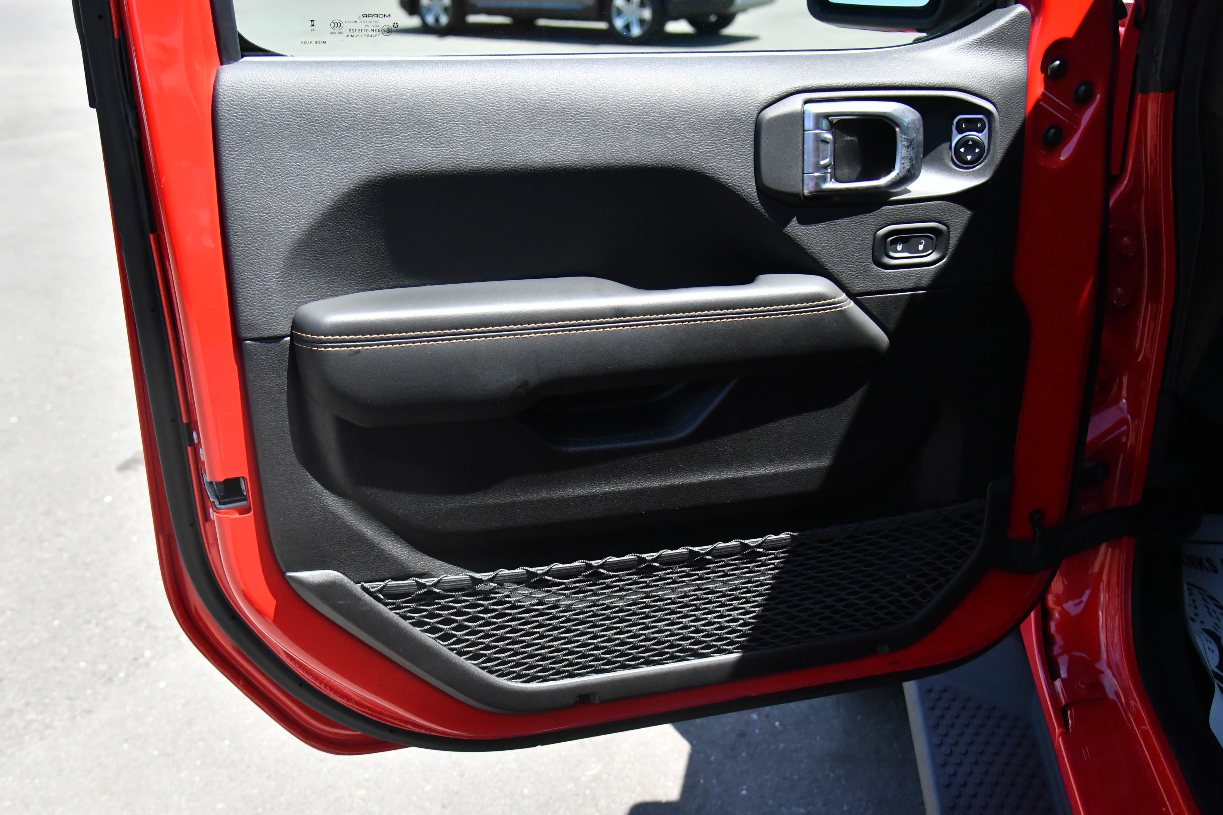 Used 2025 Jeep Wrangler Unlimited Sahara AWD/4WD image 16