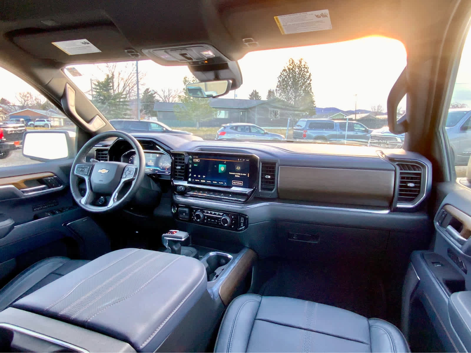 Used 2024 Chevrolet Silverado 1500 High Country w/ Technology Package image 36