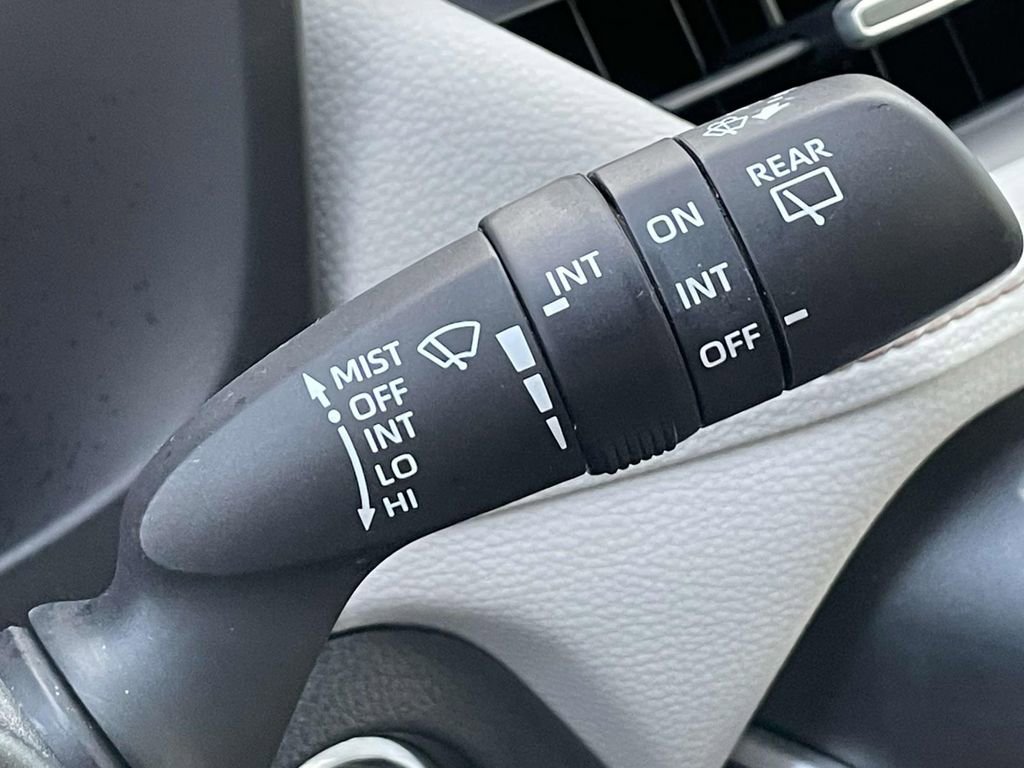 Used 2020 Toyota RAV4 XLE Premium image 23