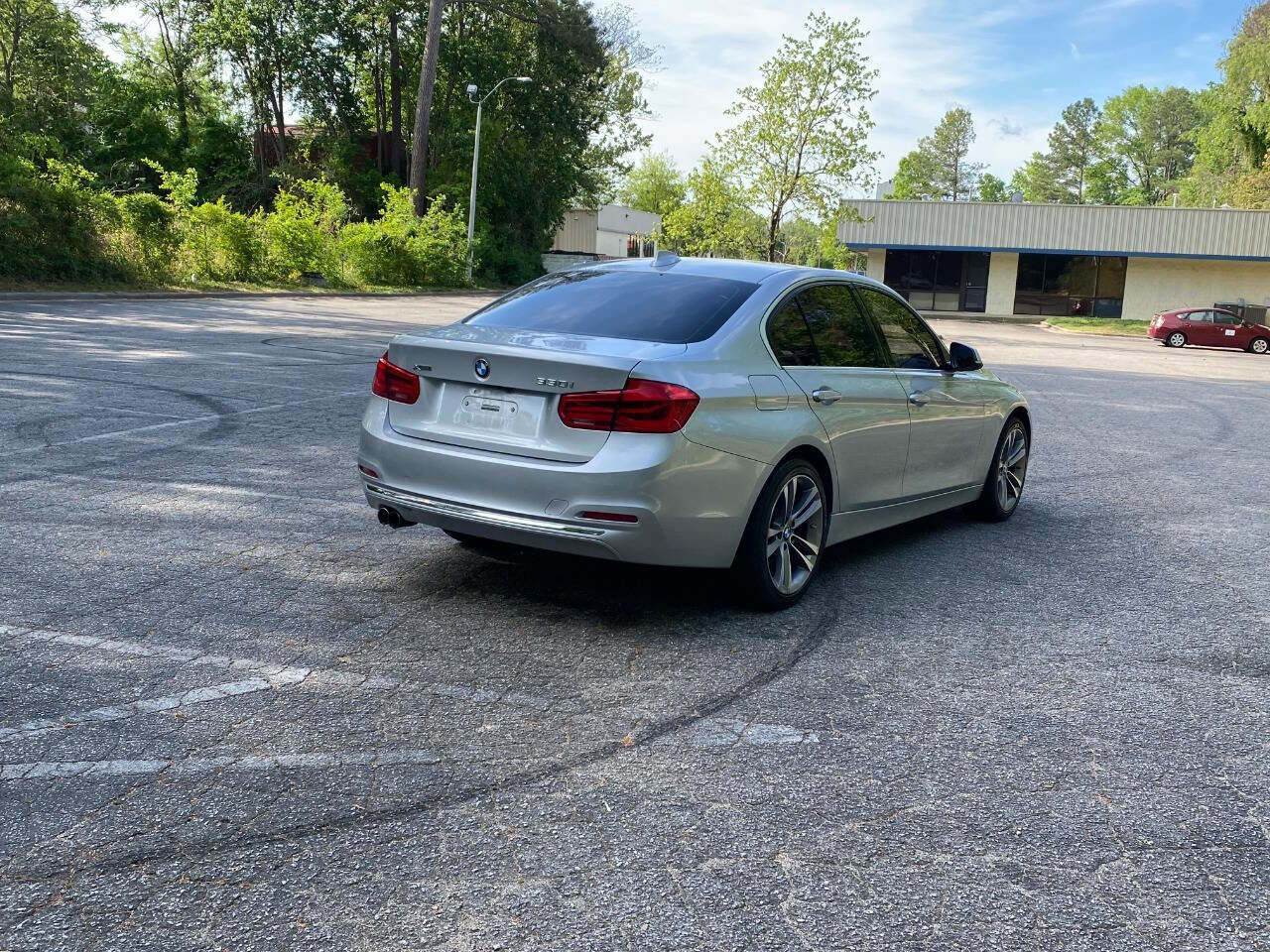 Used 2018 BMW 330i xDrive Sedan AWD/4WD image 5
