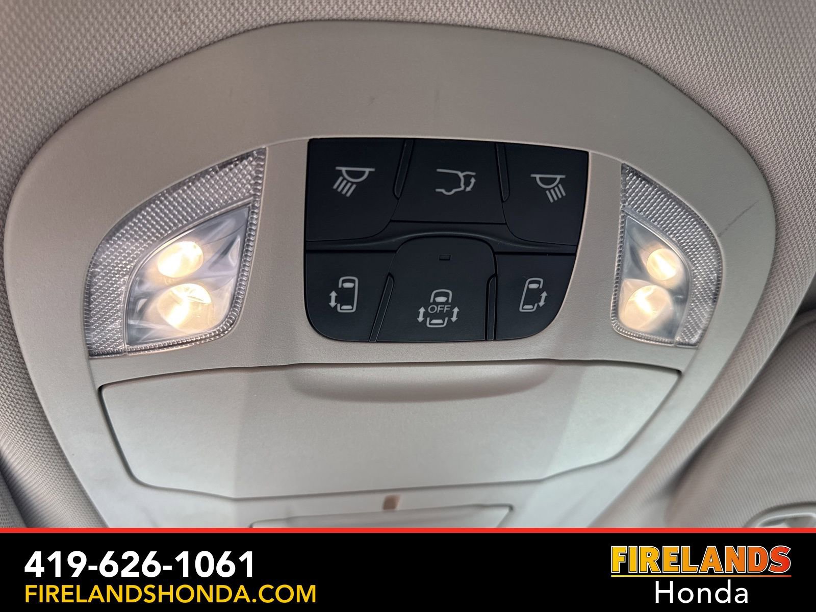 Used 2023 Chrysler Pacifica Touring-L image 26