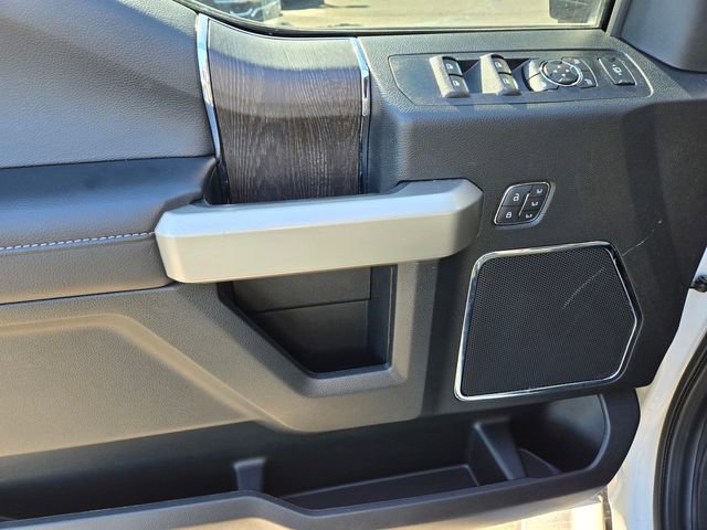 Used 2020 Ford F250 Lariat w/ Chrome Package image 16