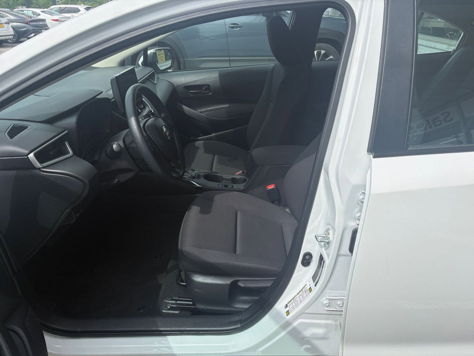 Used 2025 Toyota Corolla LE FWD image 24