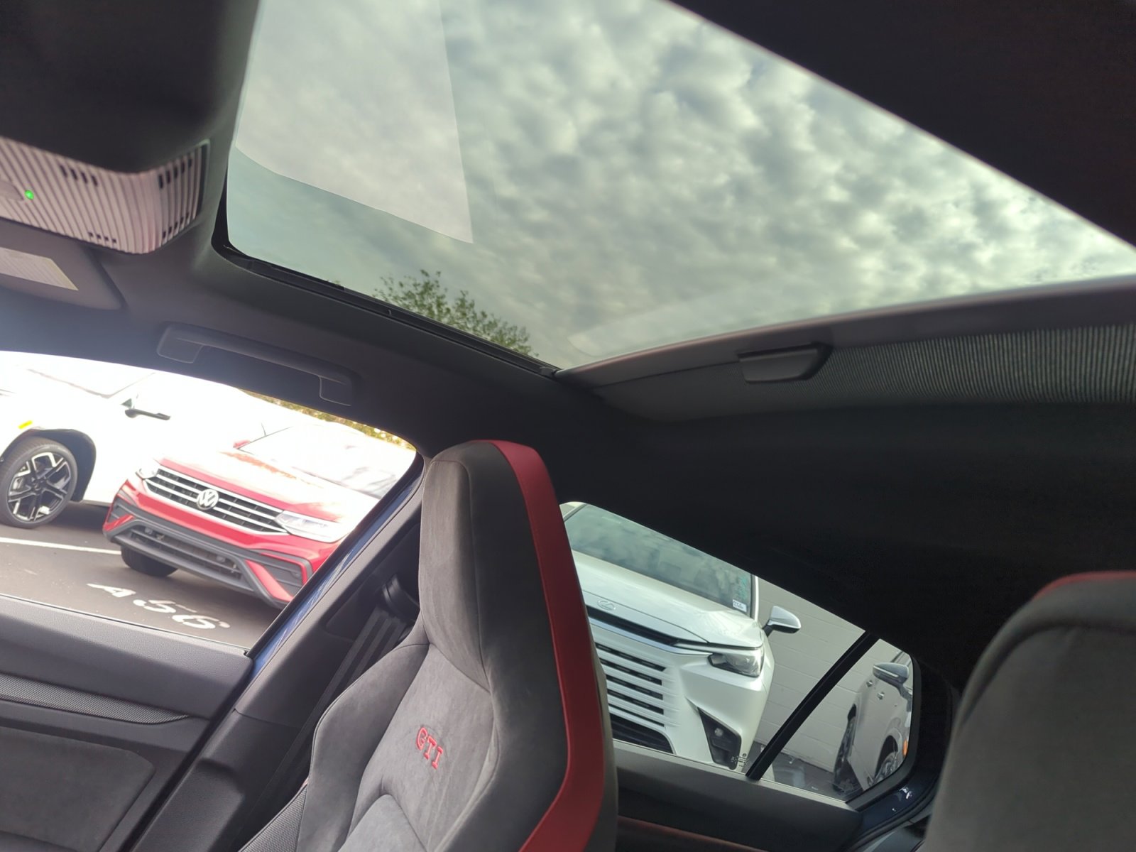 New 2026 Volkswagen Golf SE image 32