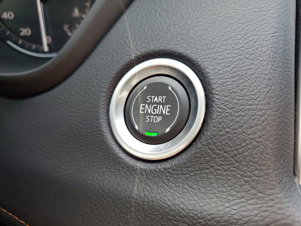 Used 2023 Cadillac XT4 Sport w/ Enhanced Visibility Package image 32