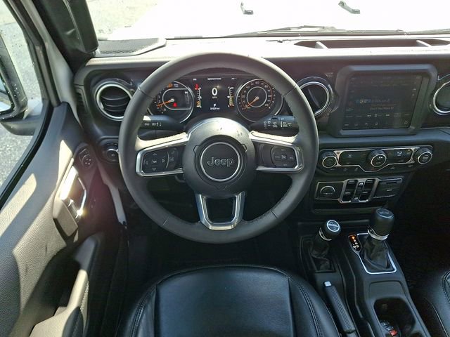 Used 2023 Jeep Wrangler Sahara image 11