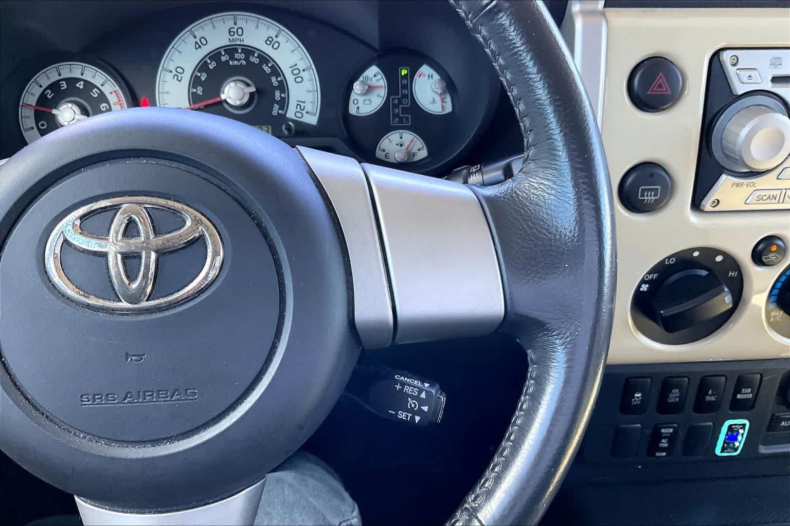 Used 2010 Toyota FJ Cruiser 4WD image 25
