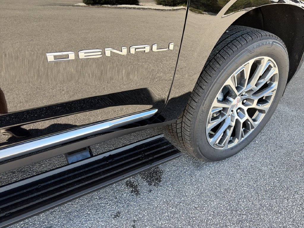 New 2026 GMC Yukon Denali w/ Denali Reserve Package AWD/4WD image 37