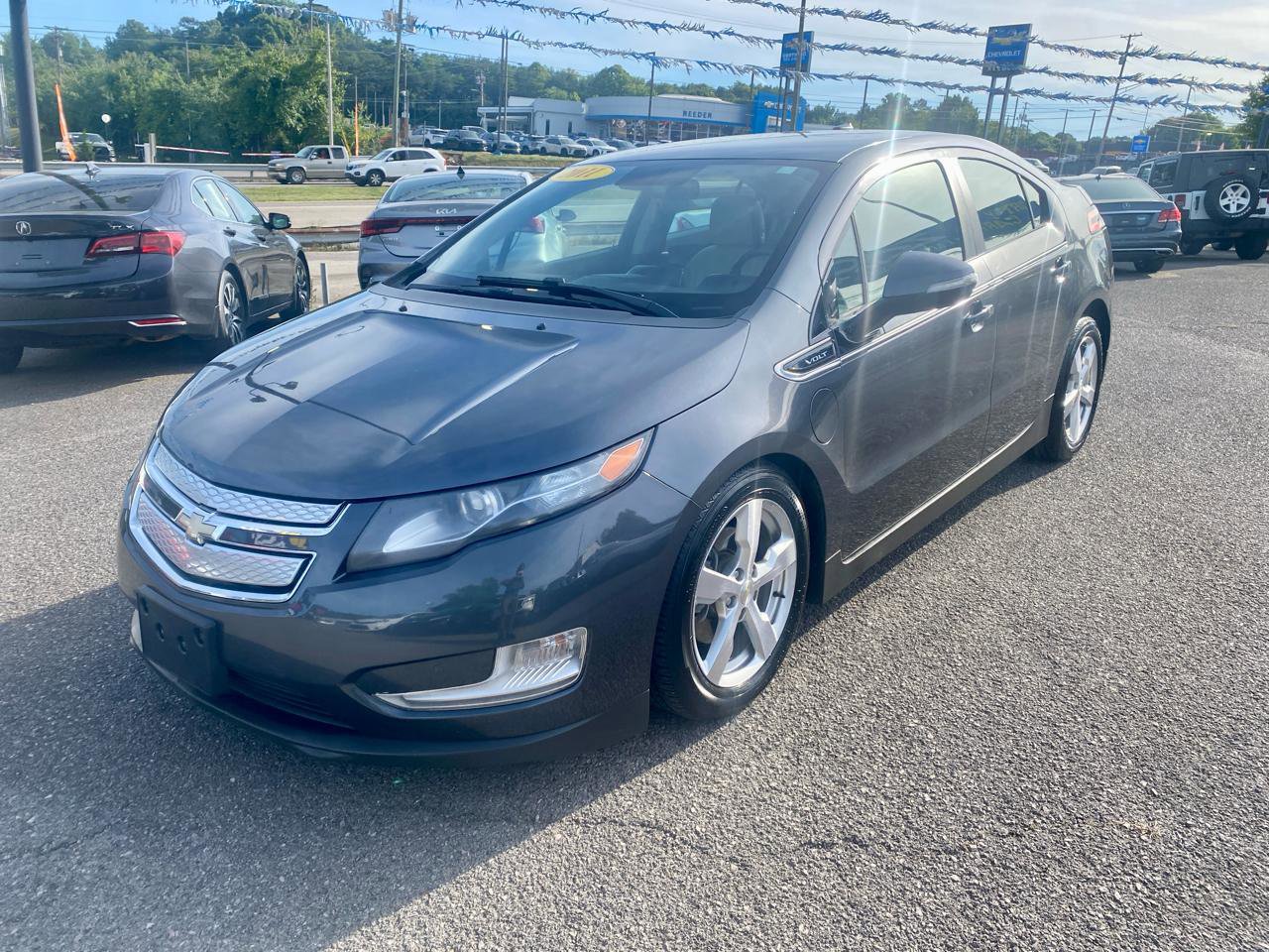 Used 2011 Chevrolet Volt Premium w/ Premium Trim Package FWD image 3