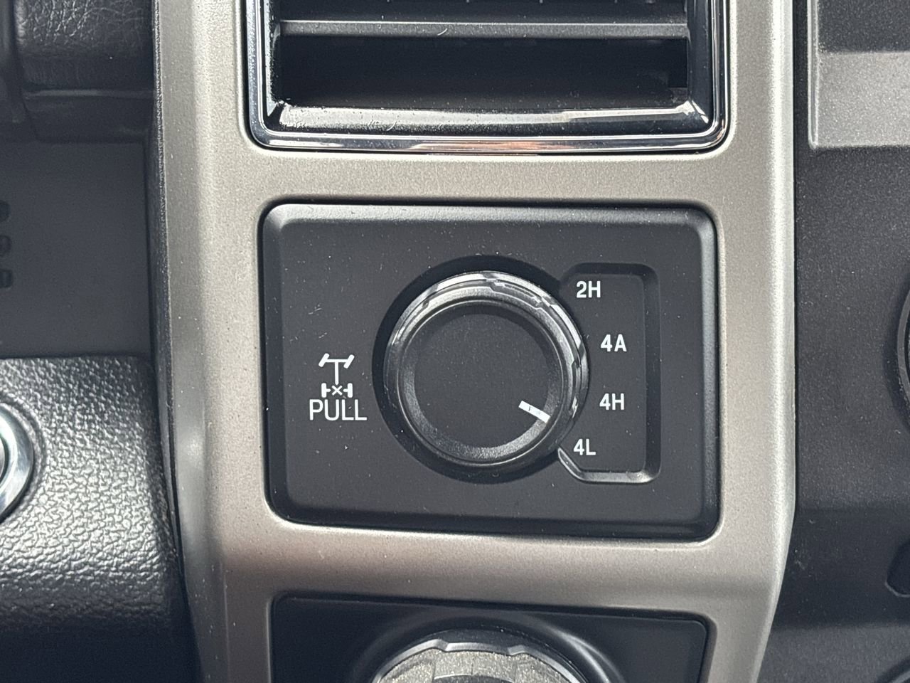 Used 2018 Ford F150 Lariat AWD/4WD image 24
