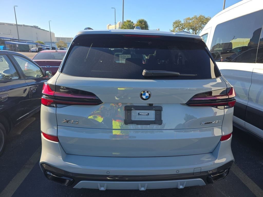Used 2024 BMW X5 sDrive40i w/ M Sport Package image 13