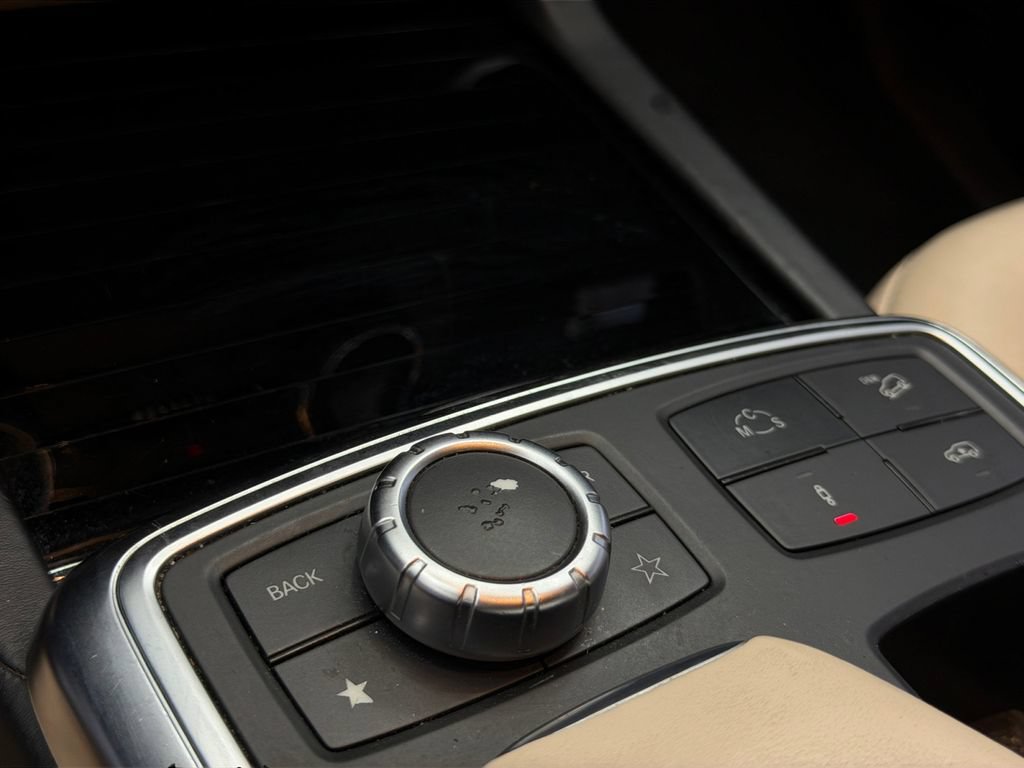 Used 2012 Mercedes-Benz ML 63 AMG 4MATIC w/ Driver Assistance Pkg image 22
