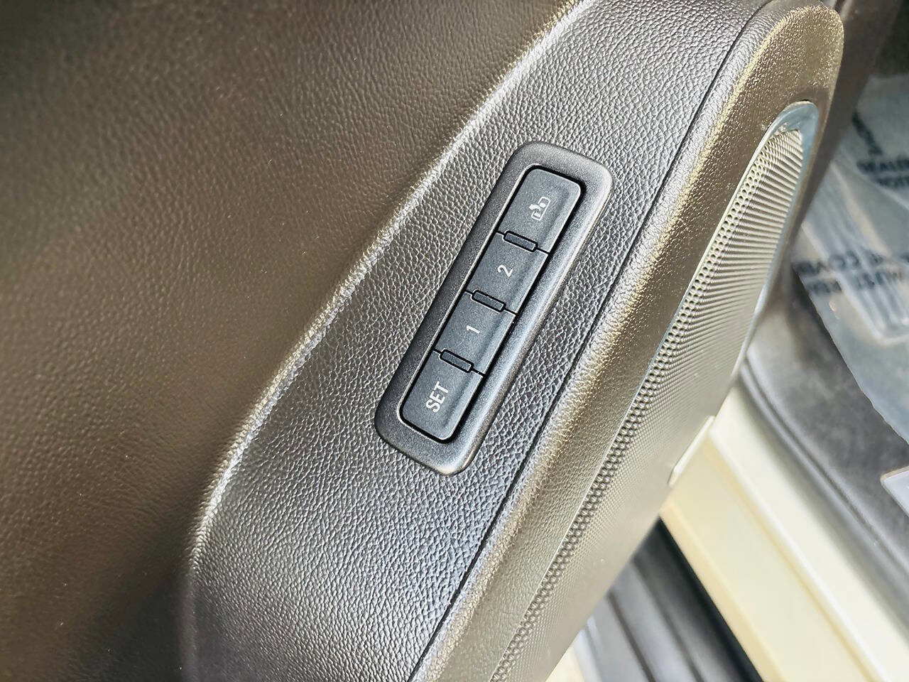 Used 2016 Chevrolet Suburban LT image 33