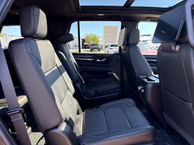 Used 2021 GMC Yukon Denali w/ Denali Premium Package AWD/4WD image 40