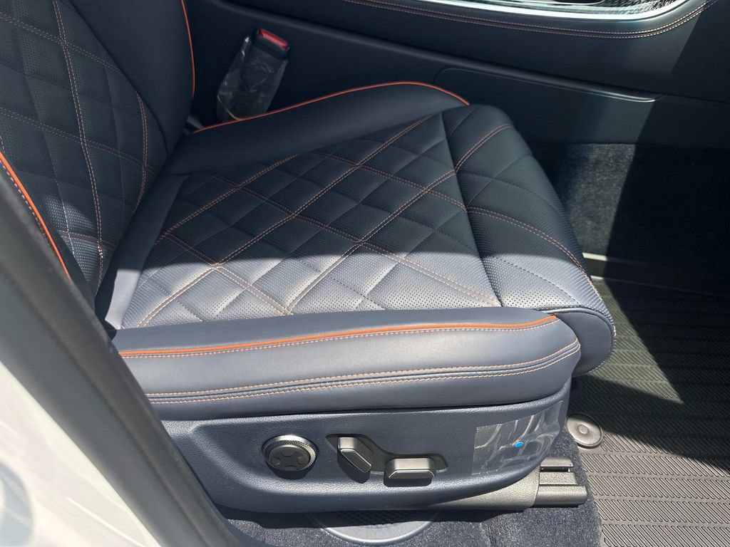 New 2026 Genesis GV70 3.5T Sport Prestige AWD/4WD image 15