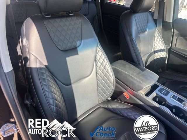 Used 2024 Ford Edge Titanium image 11