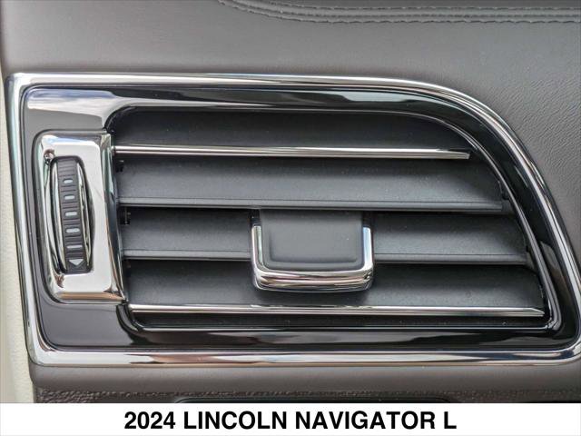 Used 2024 Lincoln Navigator L Black Label AWD/4WD image 18