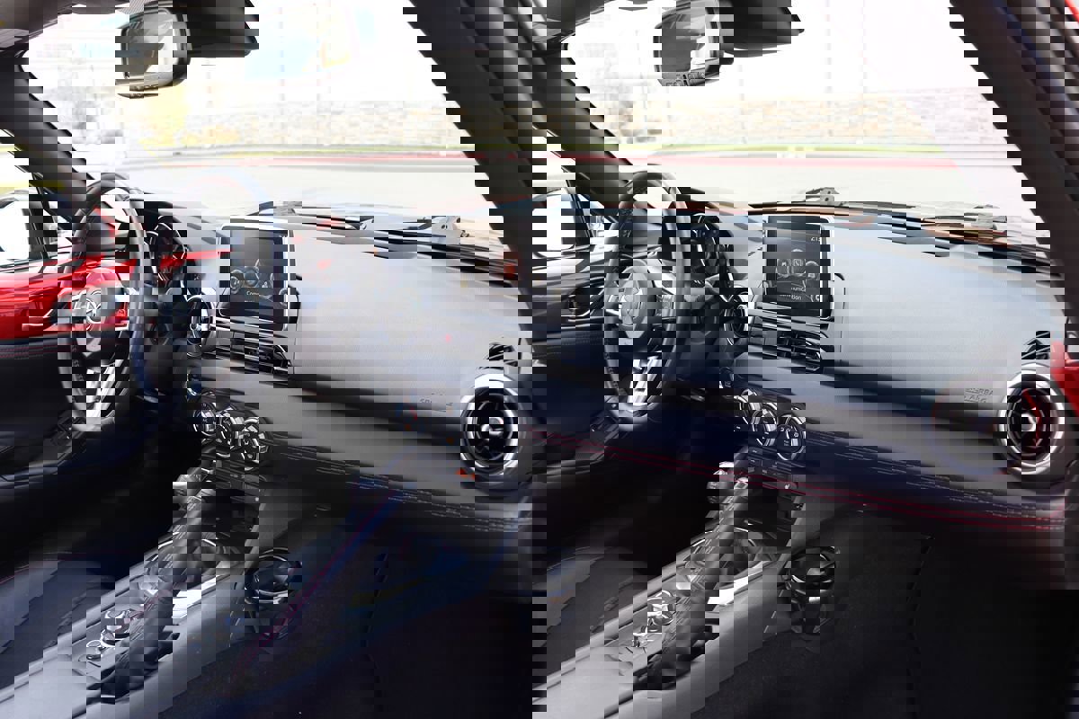 Used 2017 MAZDA MX-5 Miata RF Grand Touring image 21