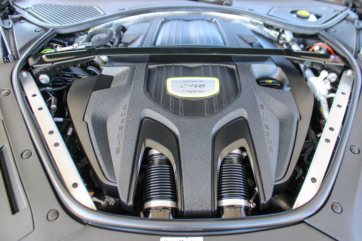 Used 2019 Porsche Panamera 4 AWD/4WD image 11