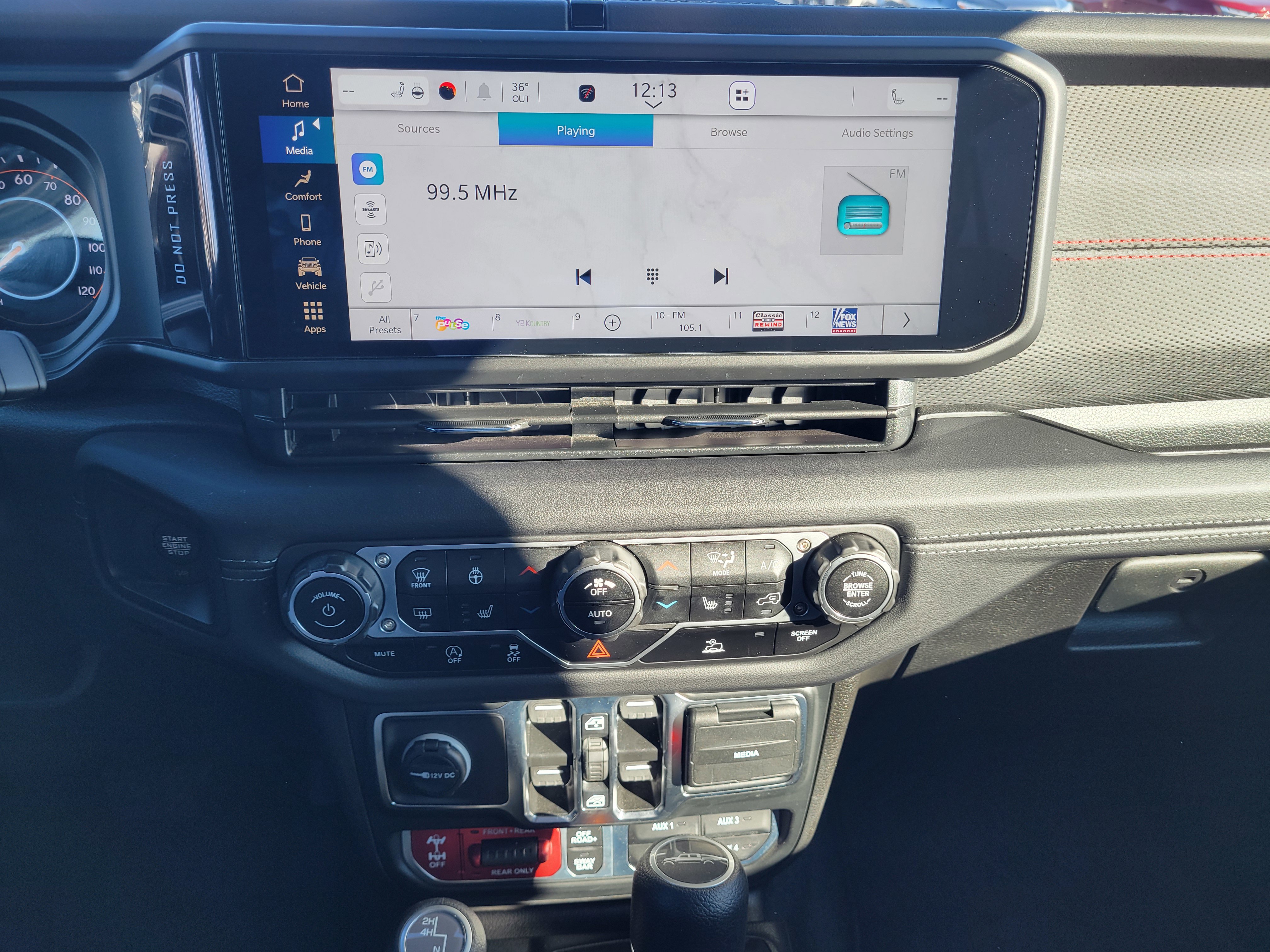 Used 2024 Jeep Gladiator Rubicon w/ Convenience Group image 23