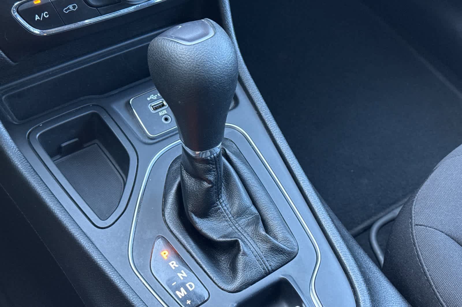 Used 2021 Jeep Cherokee Latitude FWD image 22