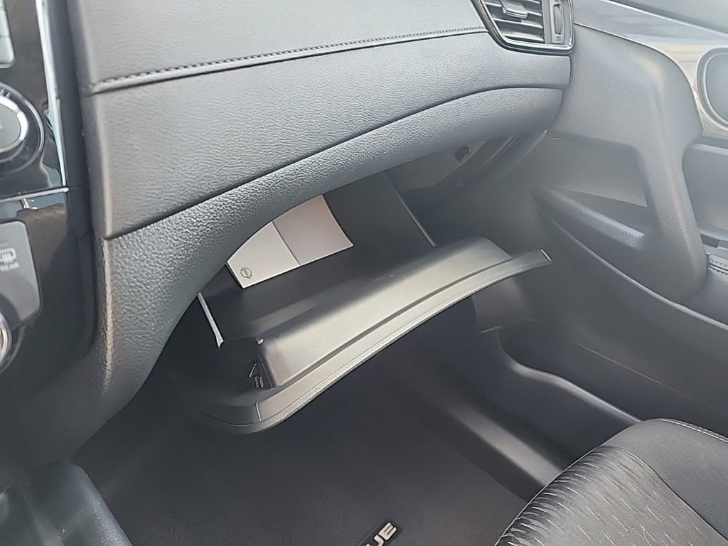 Used 2018 Nissan Rogue SV w/ Premium Package image 21