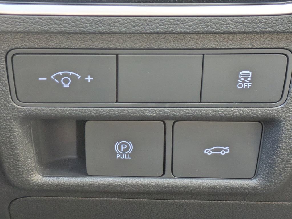 Used 2025 Hyundai Elantra Sport image 27