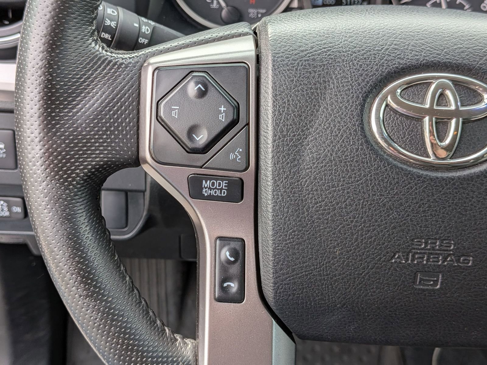 Used 2022 Toyota Tacoma SR5 w/ SR5 Appearance Package (SM) image 18