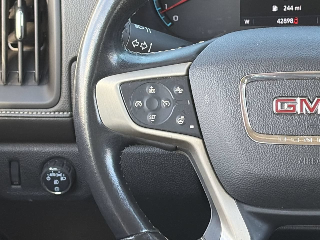 Used 2020 GMC Canyon Denali RWD image 22