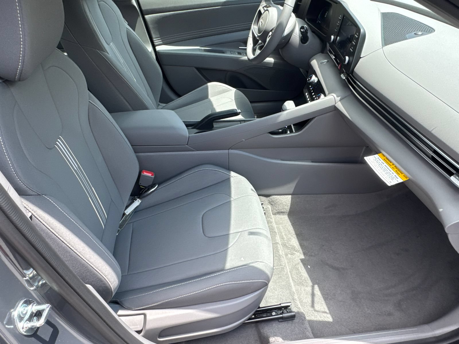Certified 2025 Hyundai Elantra Sport FWD image 13