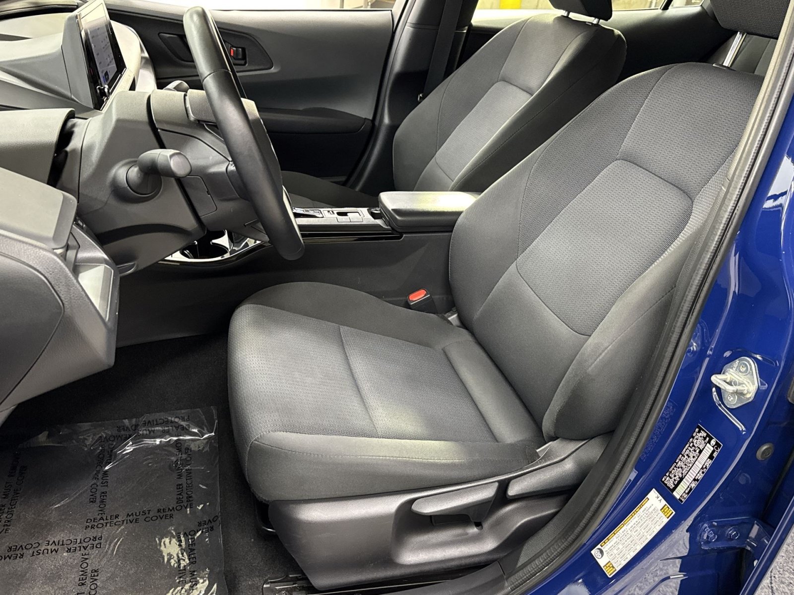 Used 2025 Toyota Prius LE FWD image 14