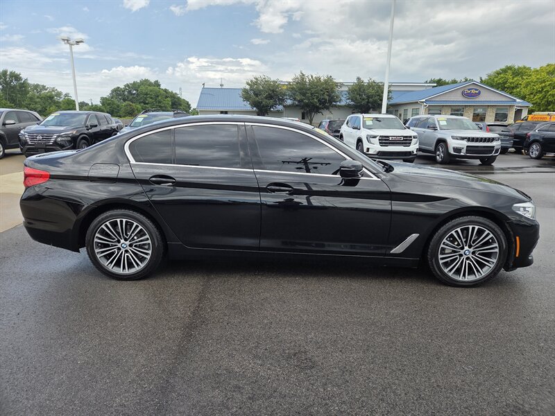 Used 2020 BMW 530i xDrive w/ Convenience Package AWD/4WD image 2