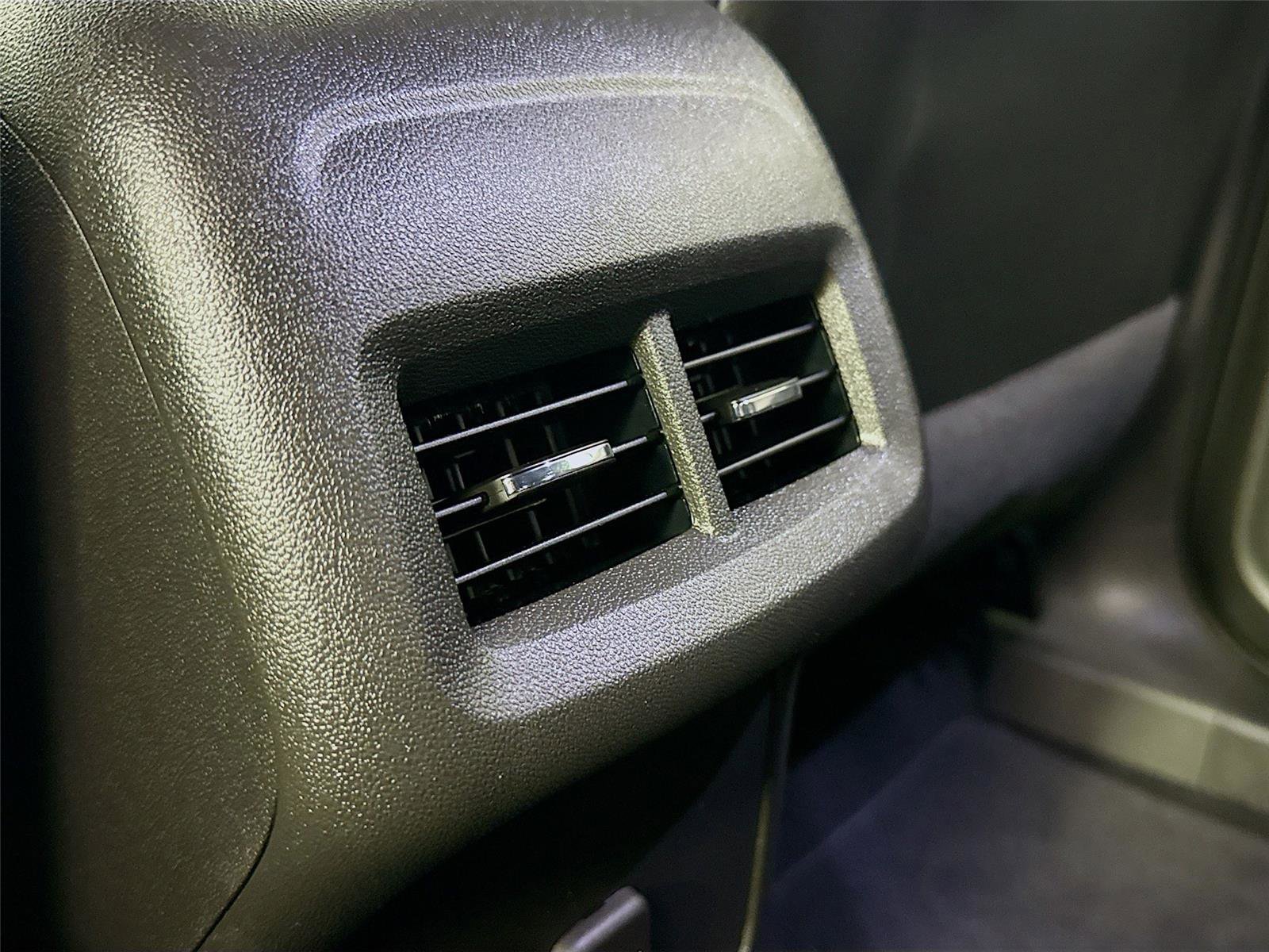 Used 2023 Chevrolet Equinox RS image 24