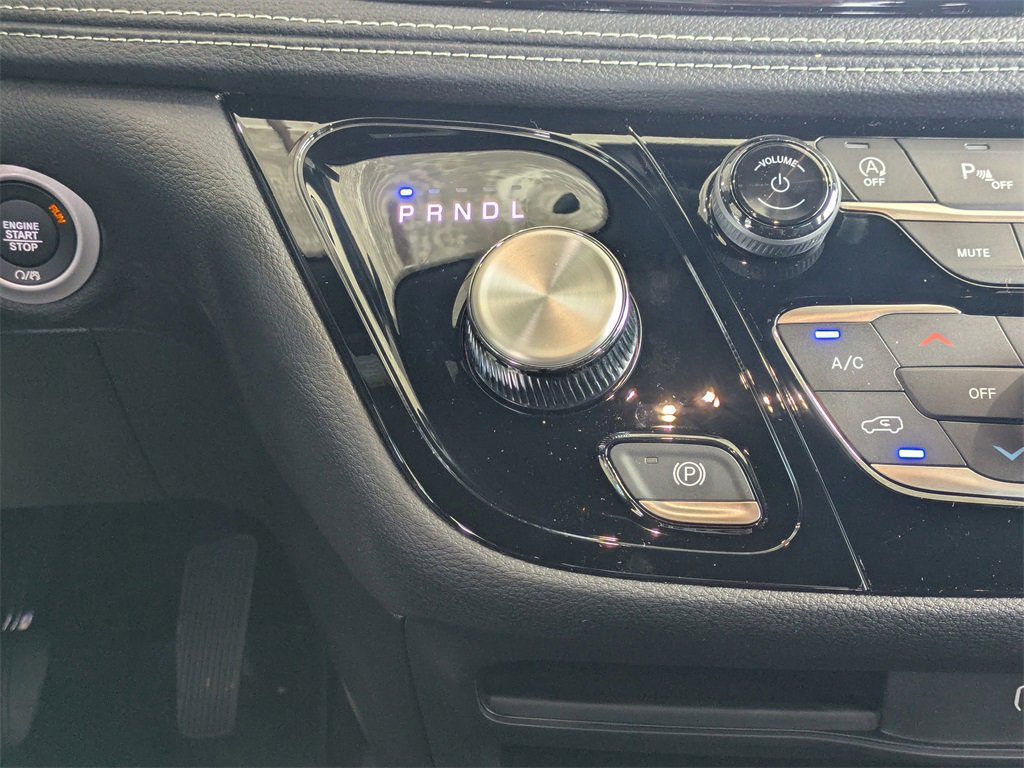 New 2026 Chrysler Pacifica Select image 20