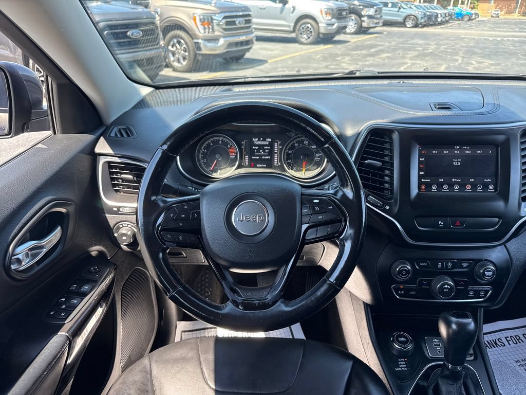 Used 2020 Jeep Cherokee Latitude Plus AWD/4WD image 19