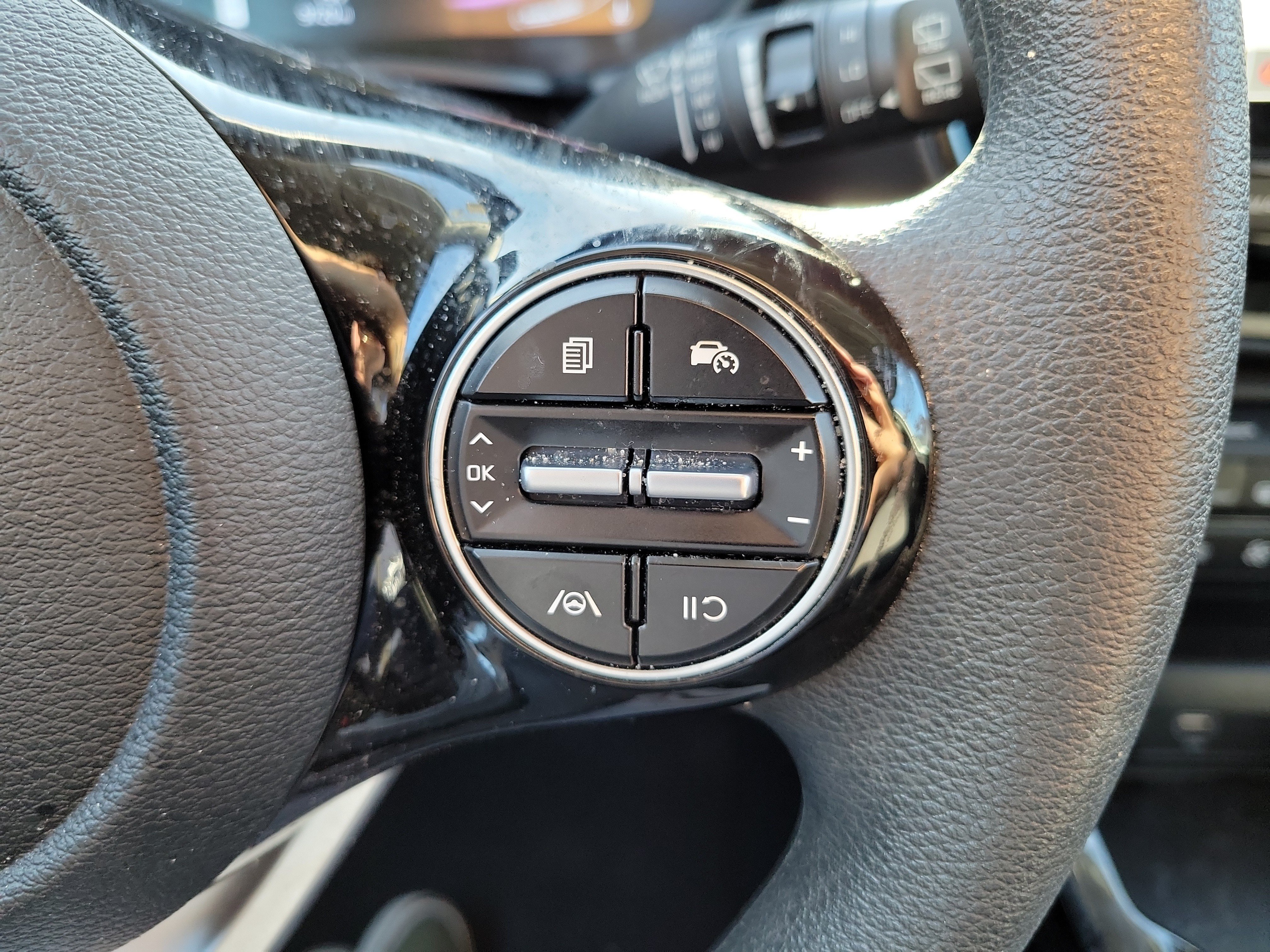 Certified 2025 Kia Soul S FWD image 25