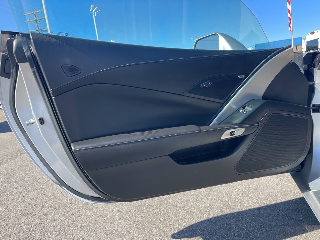 Used 2017 Chevrolet Corvette Stingray Coupe w/ 1LT image 19