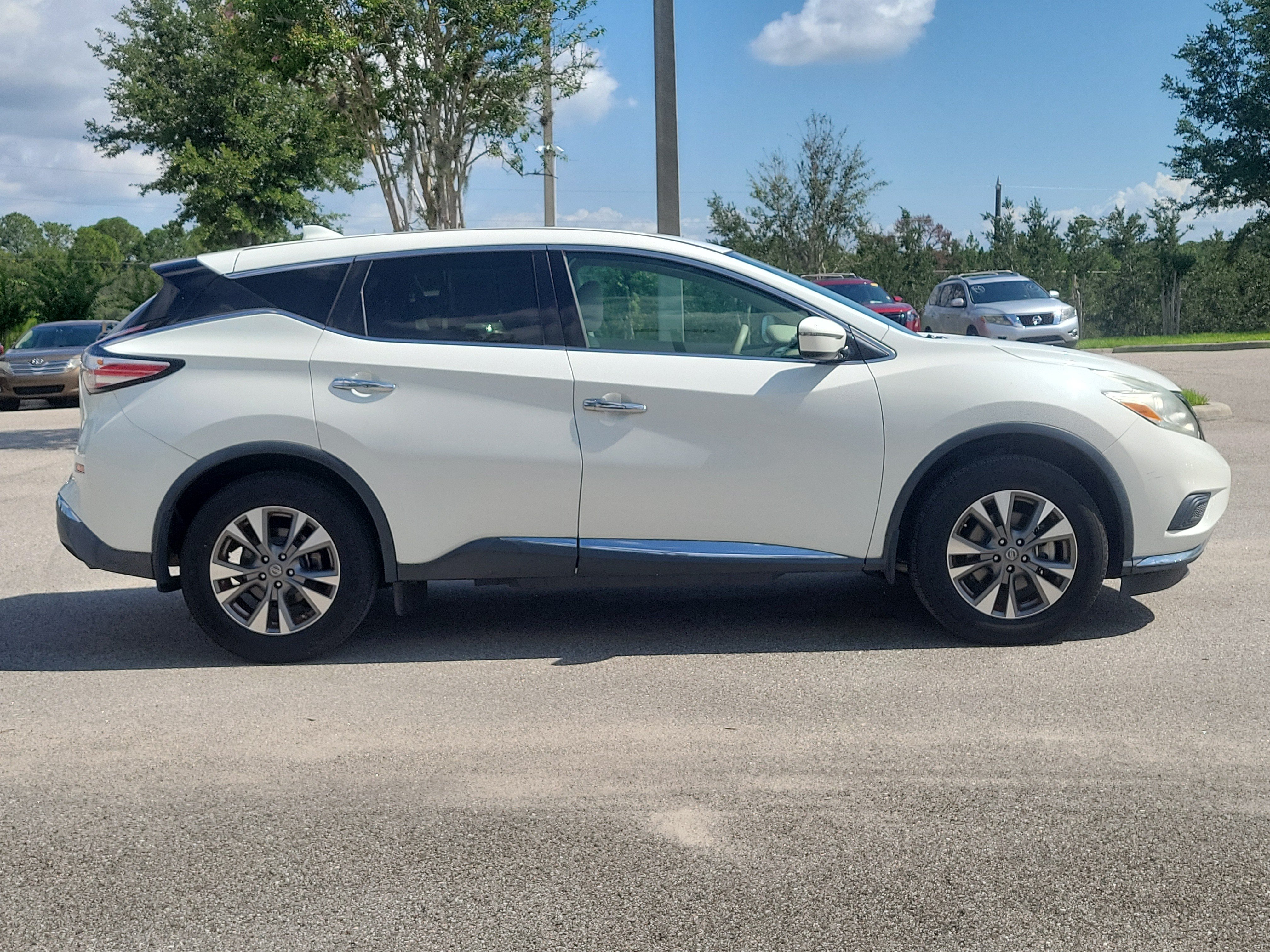 Used 2017 Nissan Murano S w/ Navigation Package FWD image 4