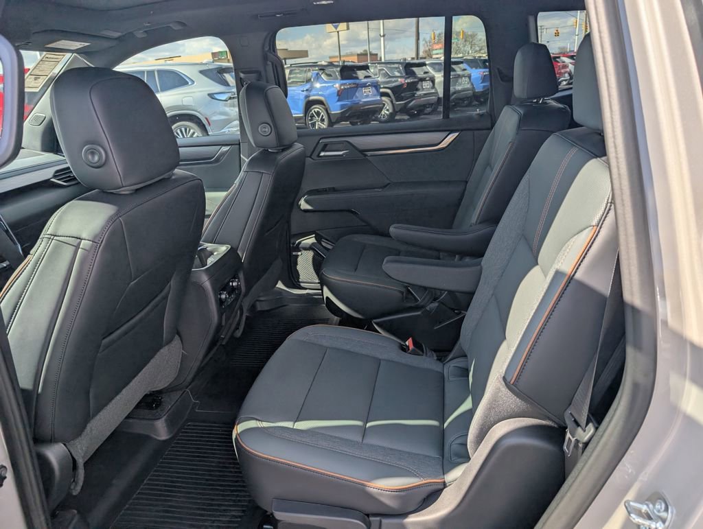 New 2026 GMC Acadia AT4 w/ Luxury Package image 9